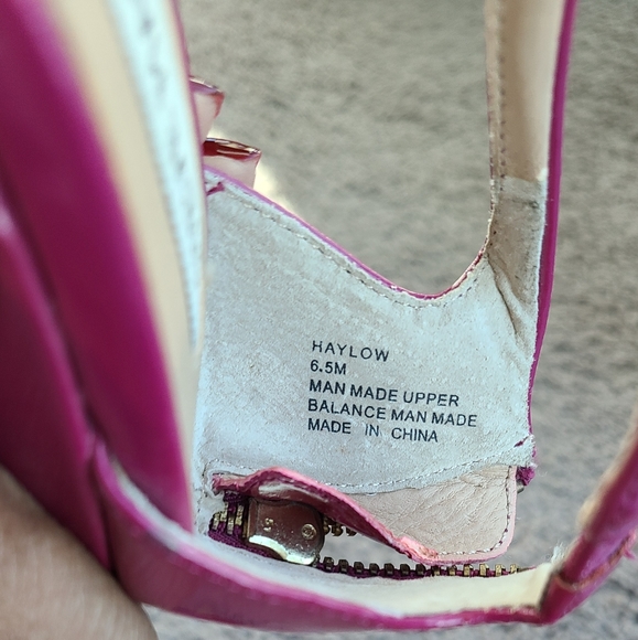 Fuschia Steve Madden heels - Picture 2 of 10